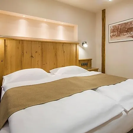Hotel Male Versailles 4*