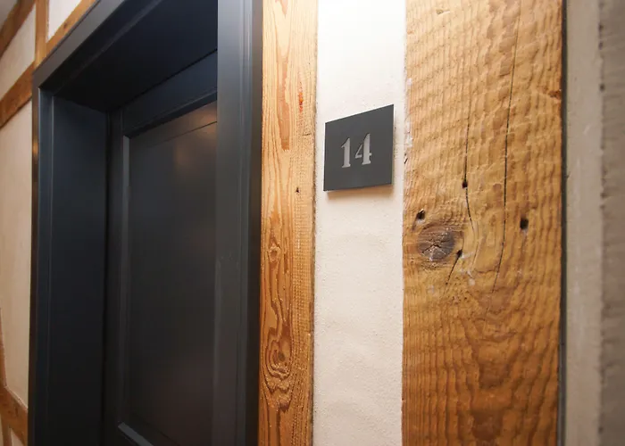 Male Versailles Hotell 4*